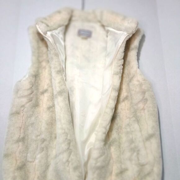 Starfire Size Med Zip up Vest, Very Classy Warm & Cozy Callar Vest. - Picture 7 of 13